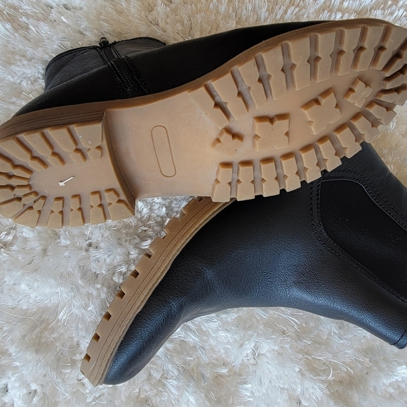 Black Leather Ankle Boots with Elastic Panels - Picture 3 of 9